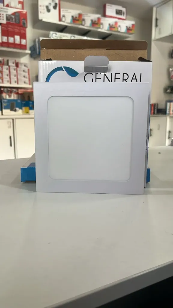 Panel empotrable 12W cuadrado 6500k (fría)