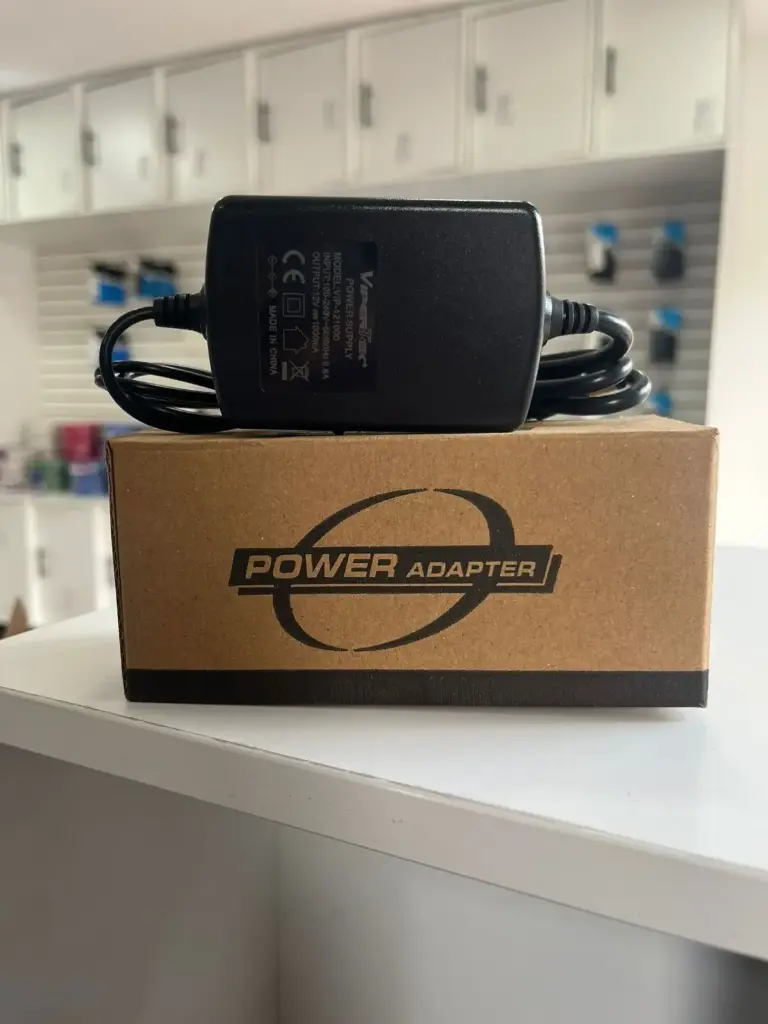 Fuente de poder 12 V 1A