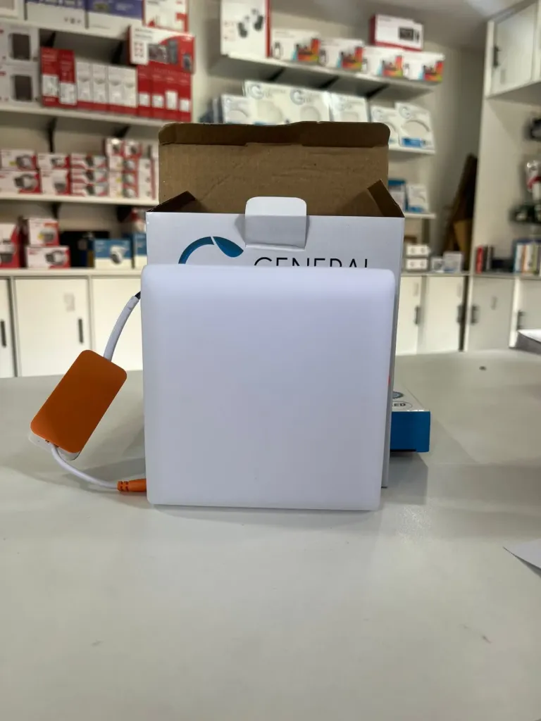 [02.001.0611] Panel 18W Alto Brillo empotrable 3200K (Cálida)