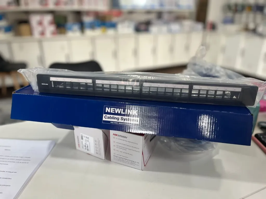 PATCH PANEL MODULAR P/RJ45 24 PUERTOS  NEWLINK